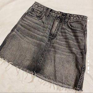 ABERCROMBIE & FITCH HIGH RISE DISTRESSED SKIRT